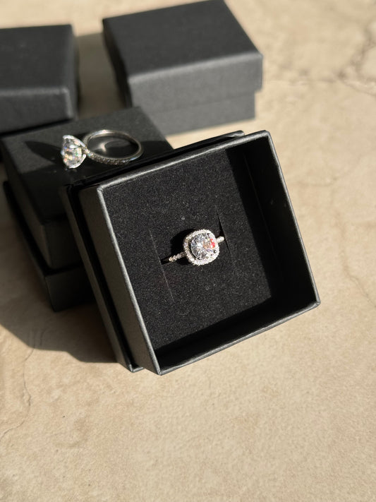 Anillo Round Halo